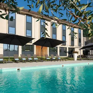 *** Hotel Domaine De Charmeil Francia