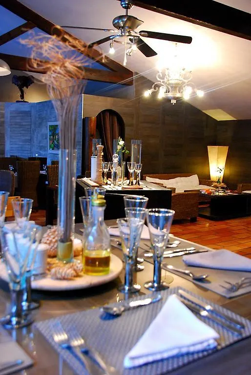 Hotel Les Mazets Des Roches Tarascon 3*,  France