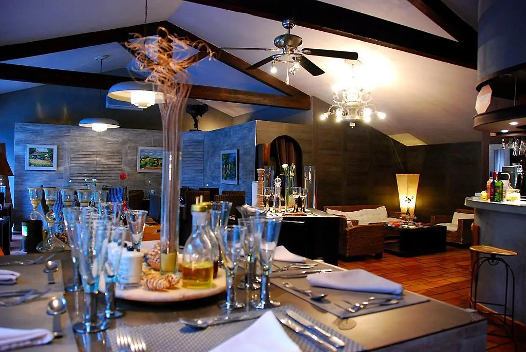 Hotel Les Mazets Des Roches Tarascon