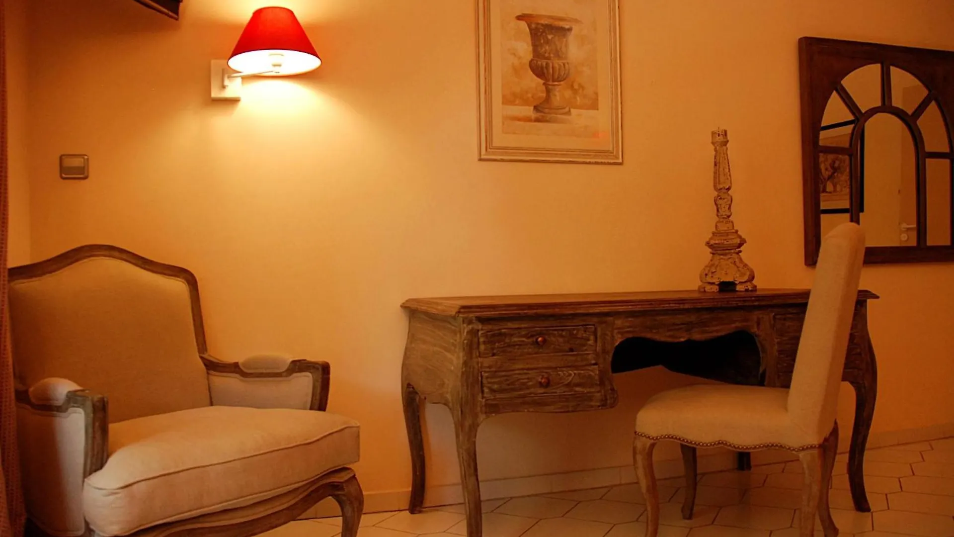 Hotel Les Mazets Des Roches Tarascon France