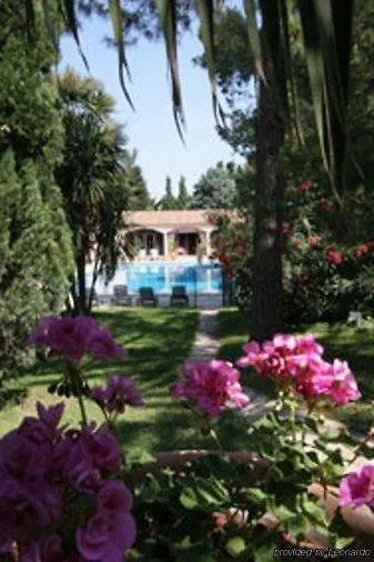 Hotel Les Mazets Des Roches Tarascon 3*,  France