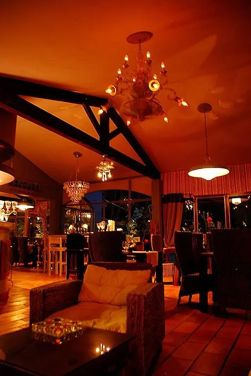 Hotel Les Mazets Des Roches Tarascon