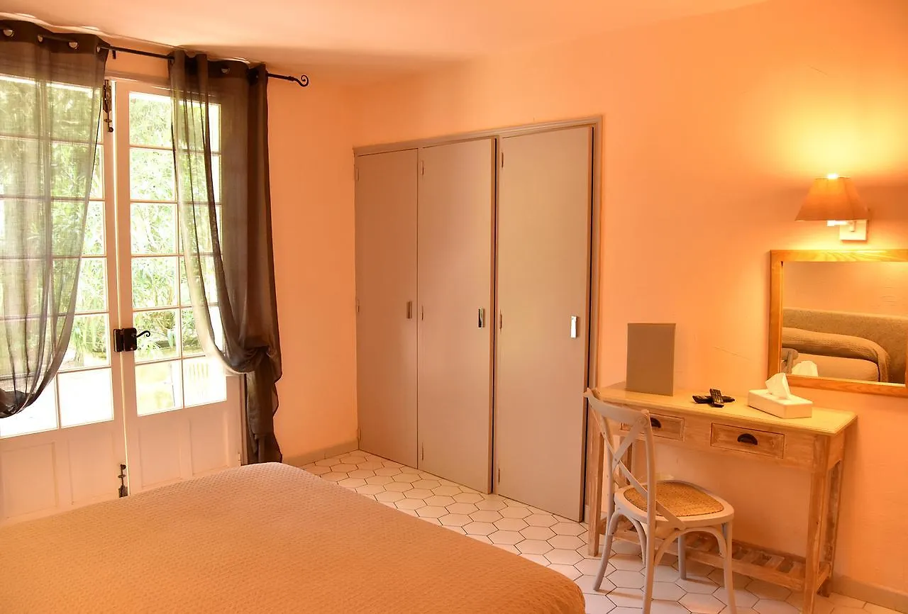 Hotel Les Mazets Des Roches Tarascon 3*,  France