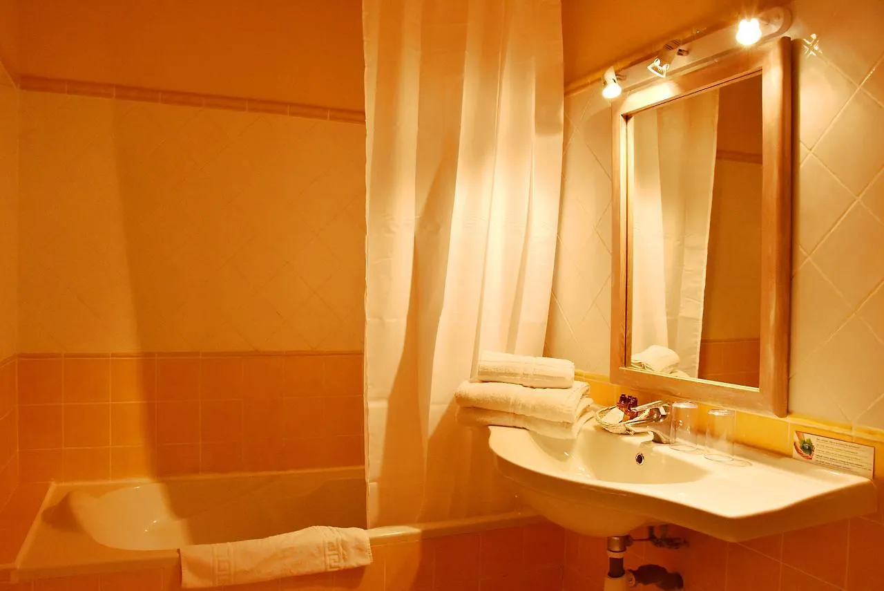 Hotel Les Mazets Des Roches Tarascon