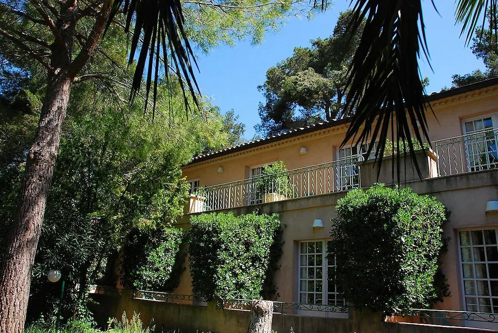 Hotel Les Mazets Des Roches Tarascon